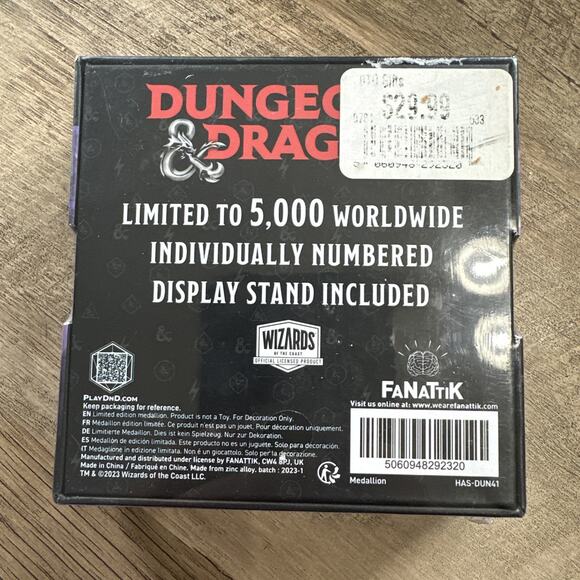 NEW Dungeons & Dragons Limited Edition Neverwinter Heraldry Metal Medallion D&D - Picture 2 of 4